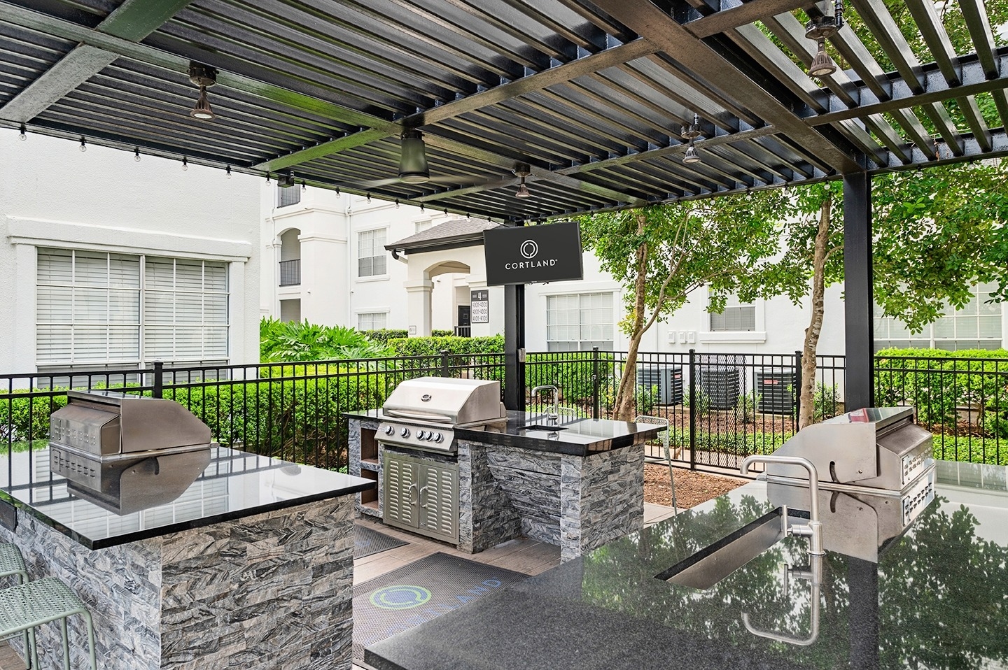 Cortland River Oaks photo