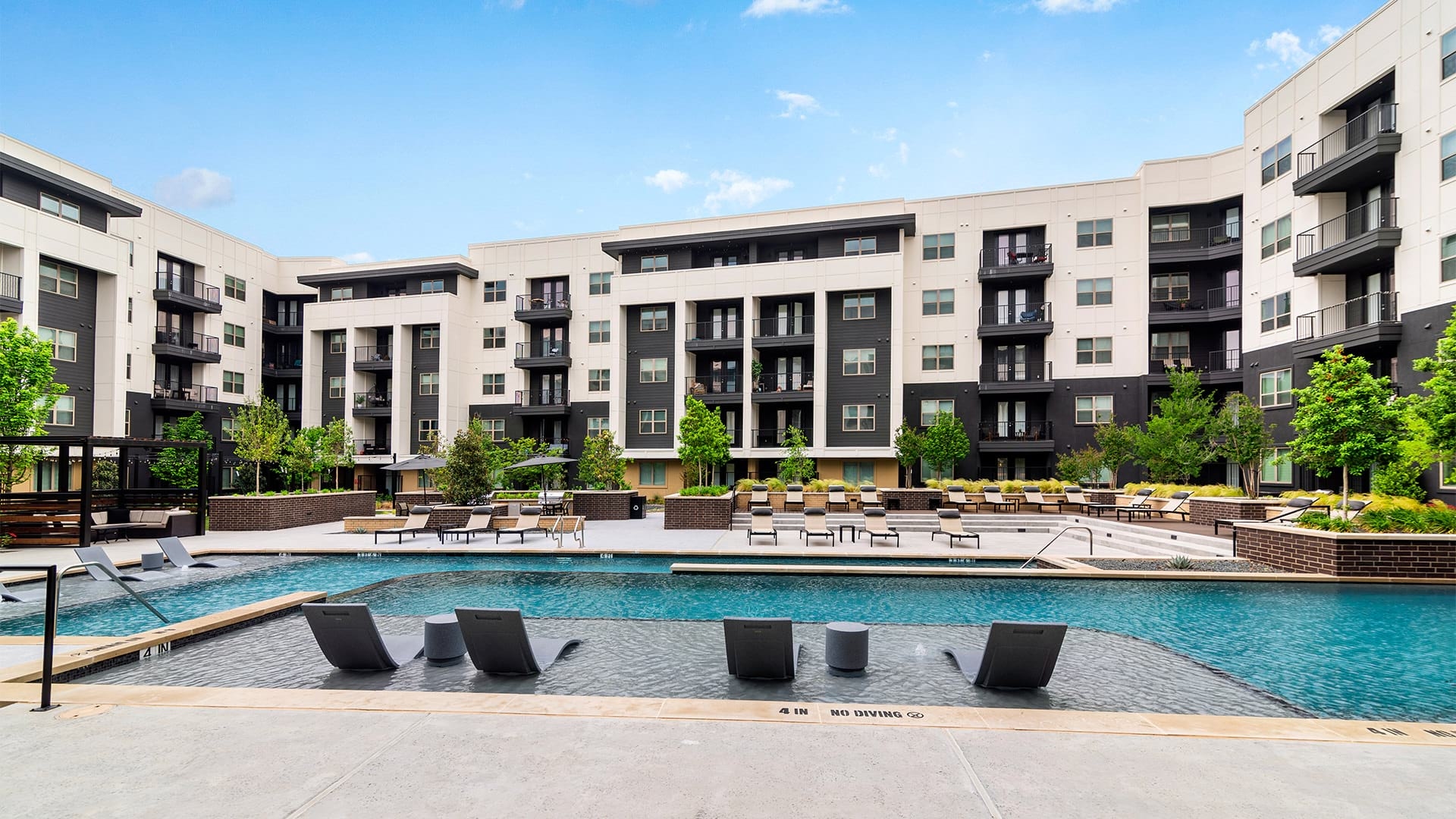 Cortland at Castle Hills photo