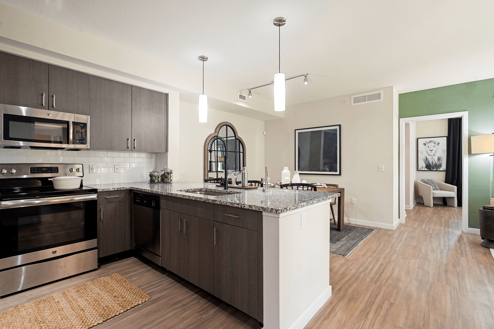 Cortland Hollywood photo