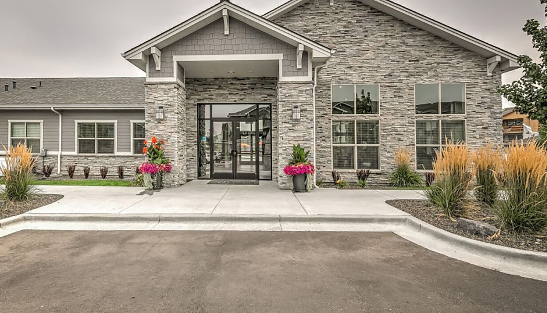 Cortland at Ten Mile photo