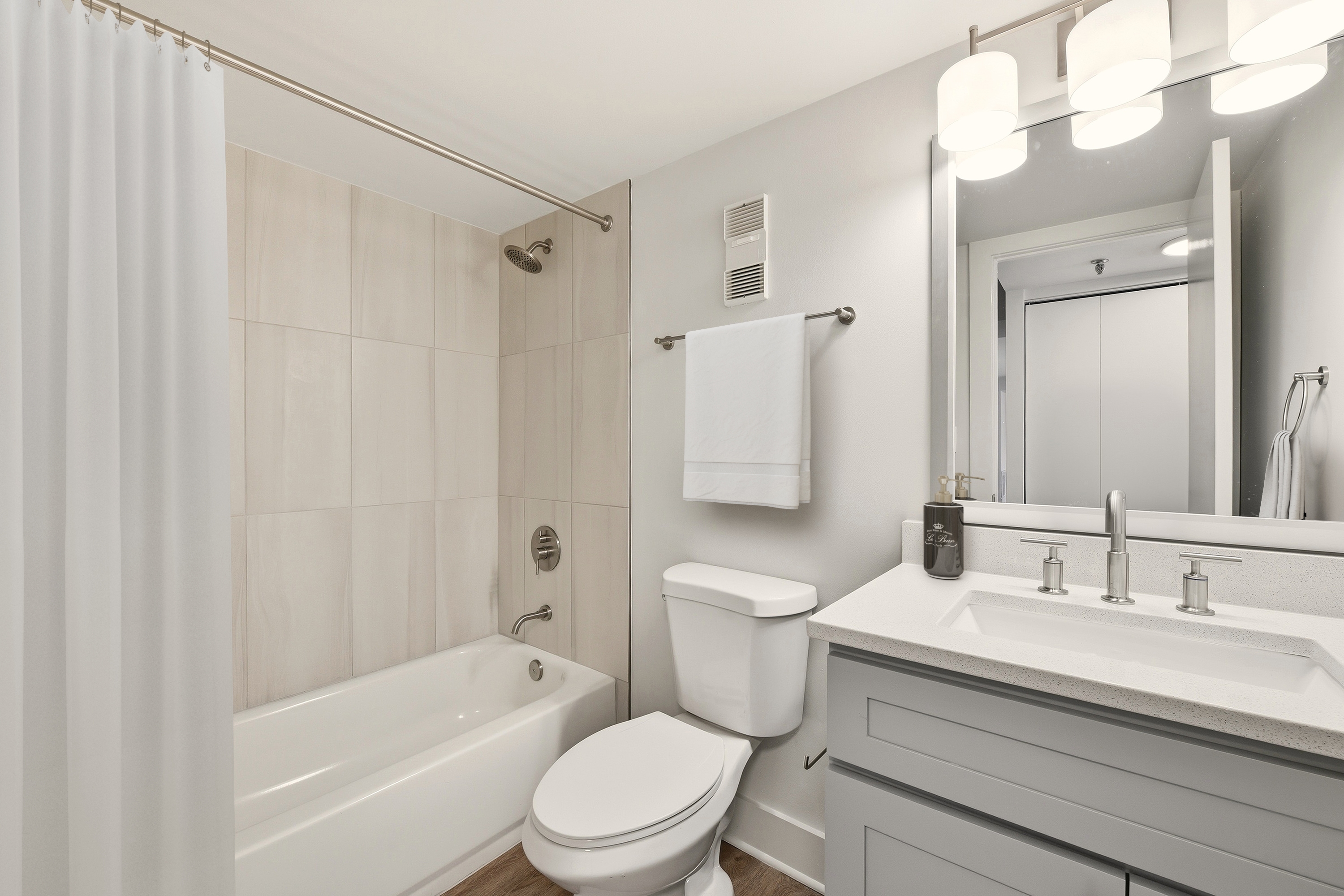 Cortland on South Eads photo