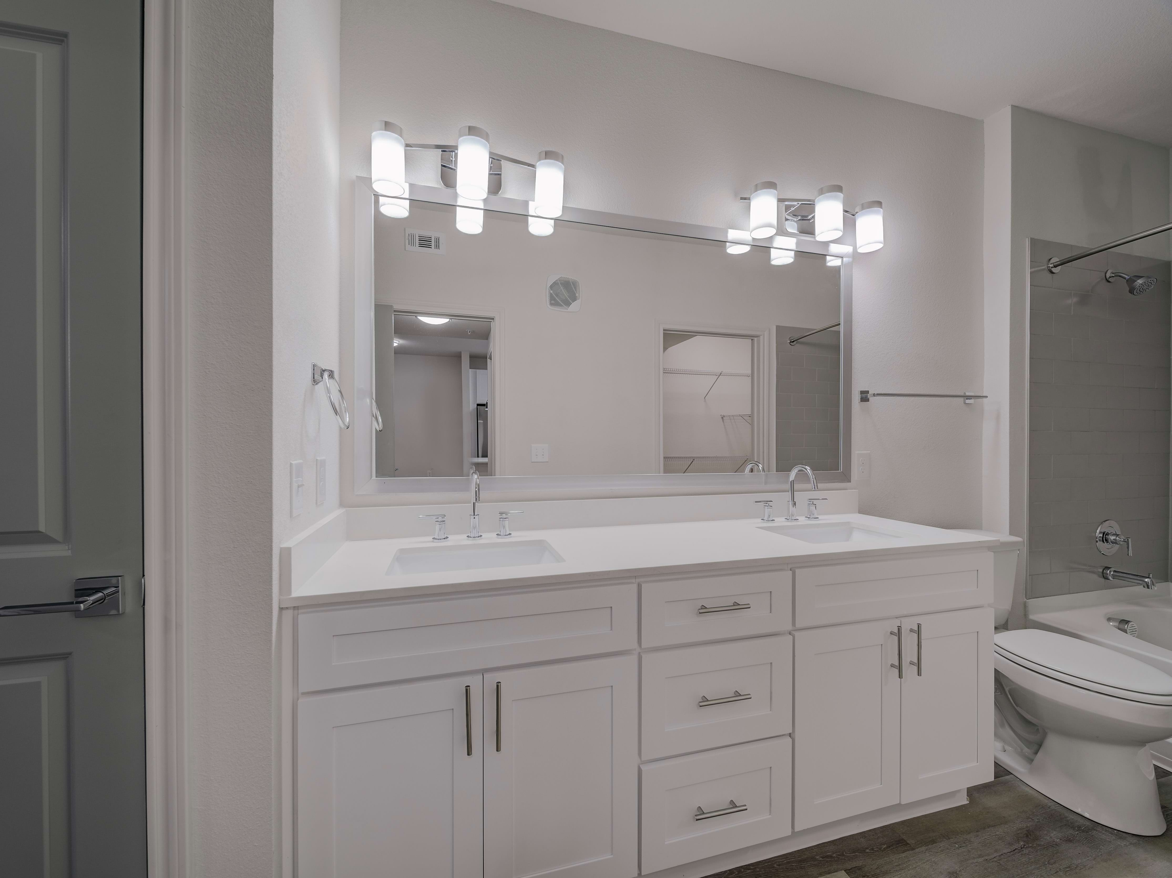 Cortland Addison Circle photo