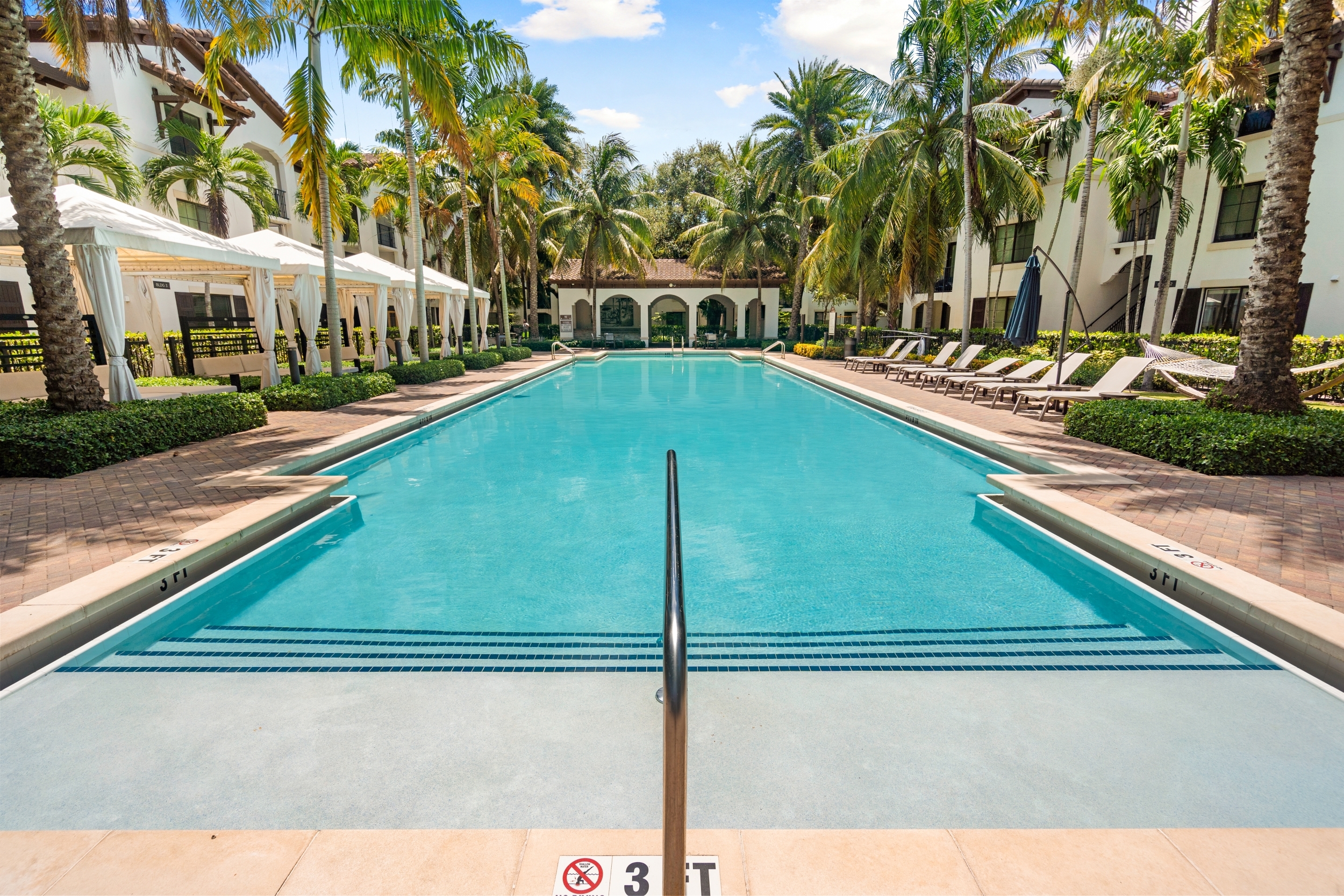 Cortland Hollywood photo