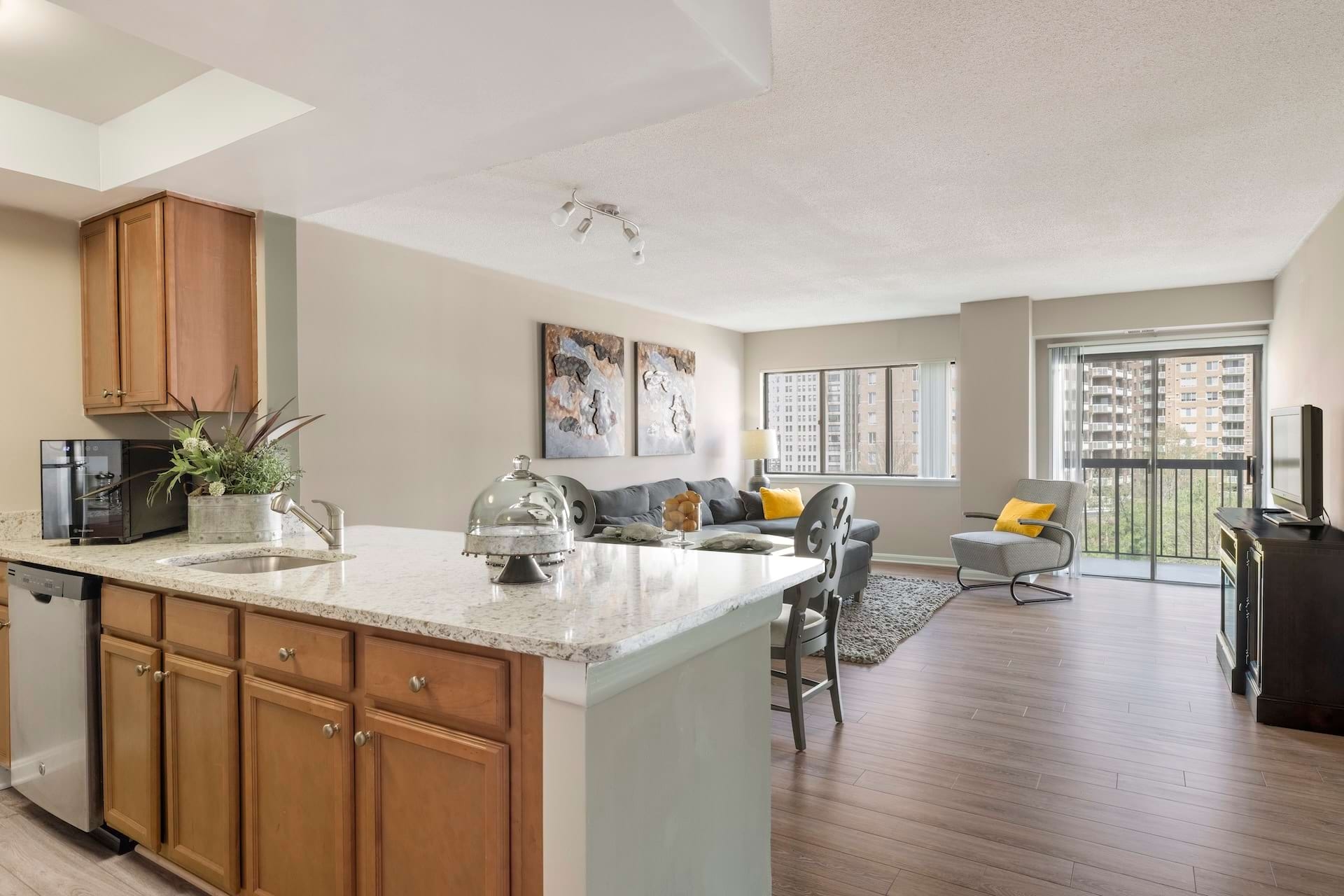 Cortland on South Eads photo