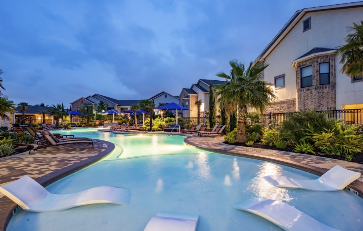 Cortland Avion Shadow Creek photo