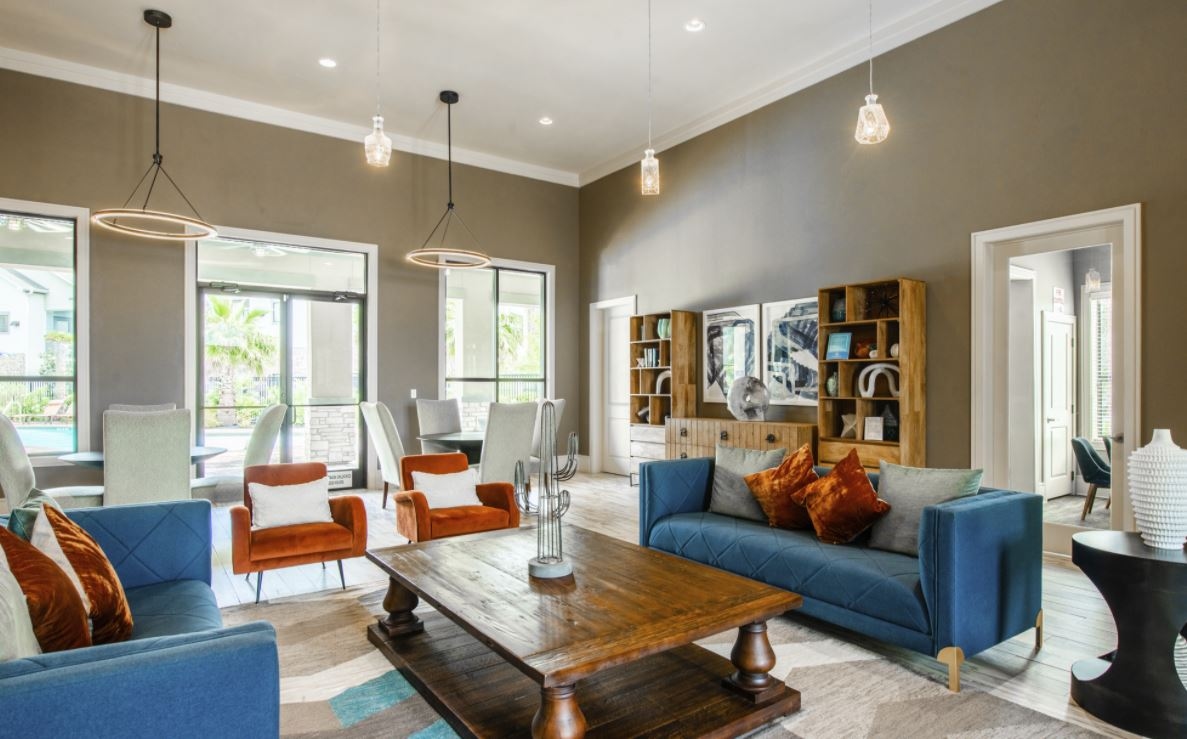 Cortland Avion Shadow Creek photo