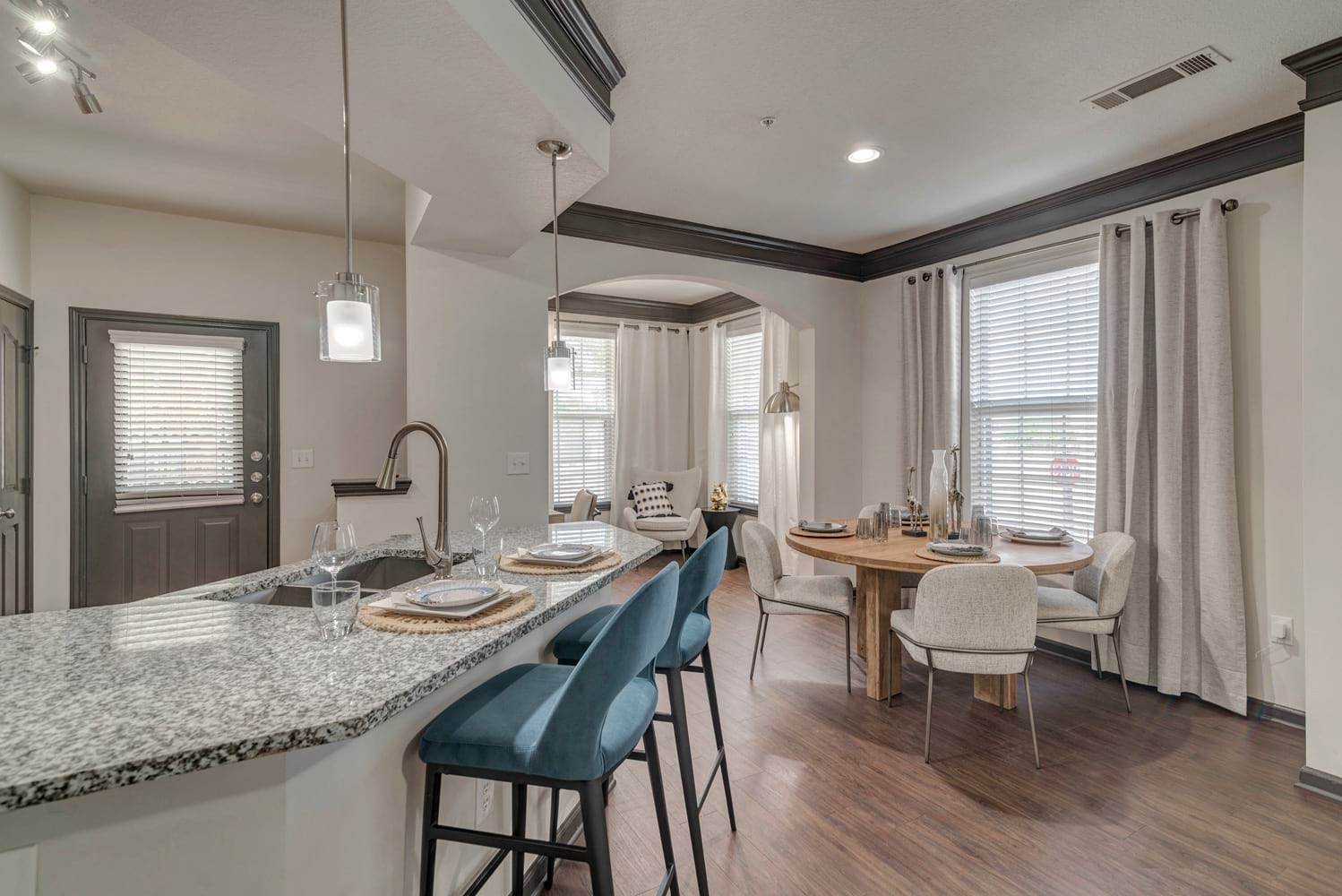 Cortland Ridglea photo