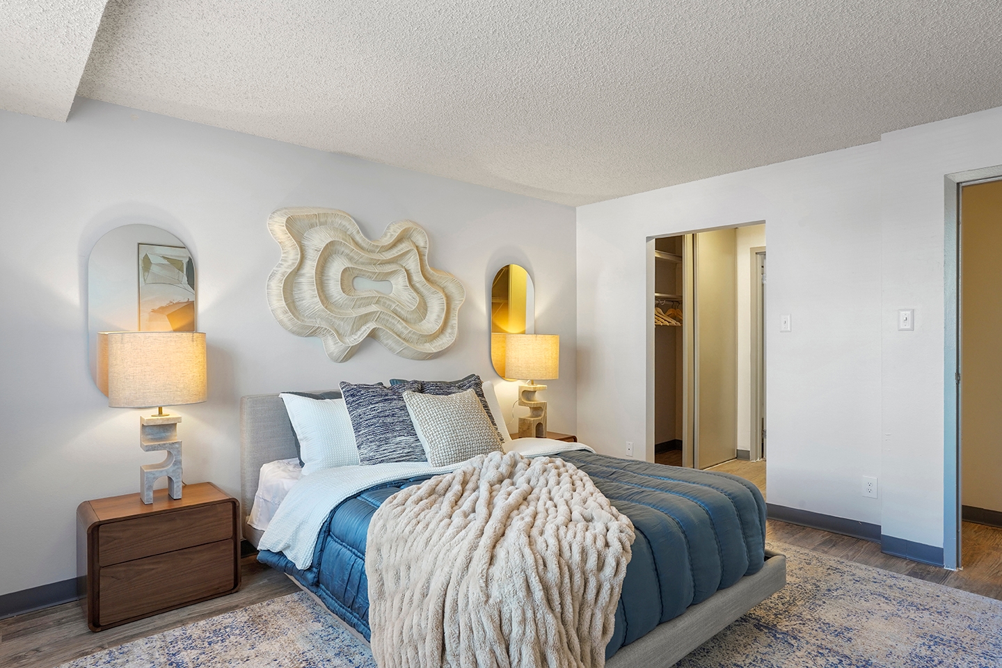 Mint Urban Infinity photo