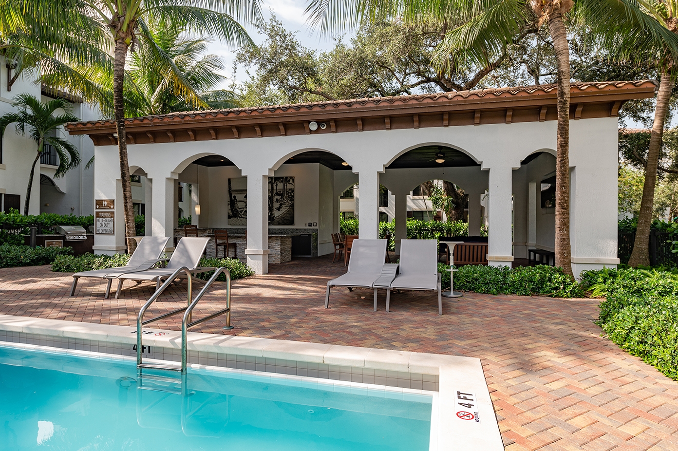 Cortland Hollywood photo