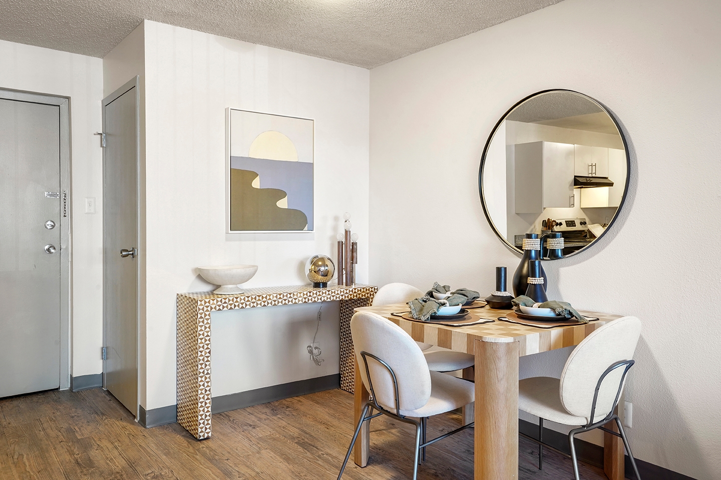 Mint Urban Infinity photo