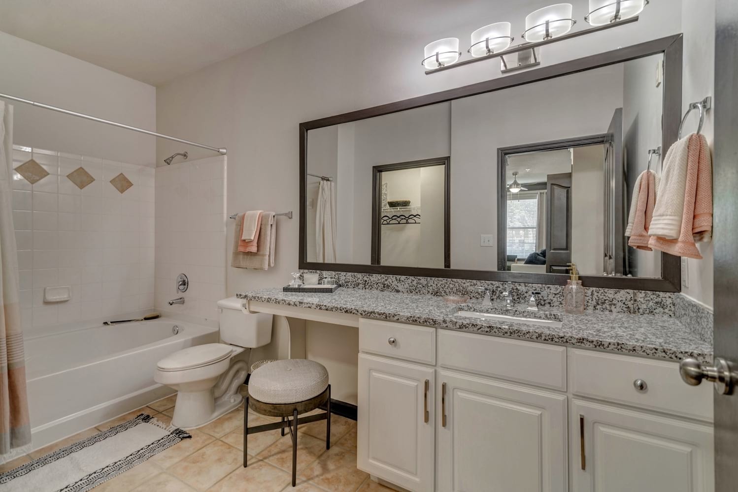 Cortland Ridglea photo