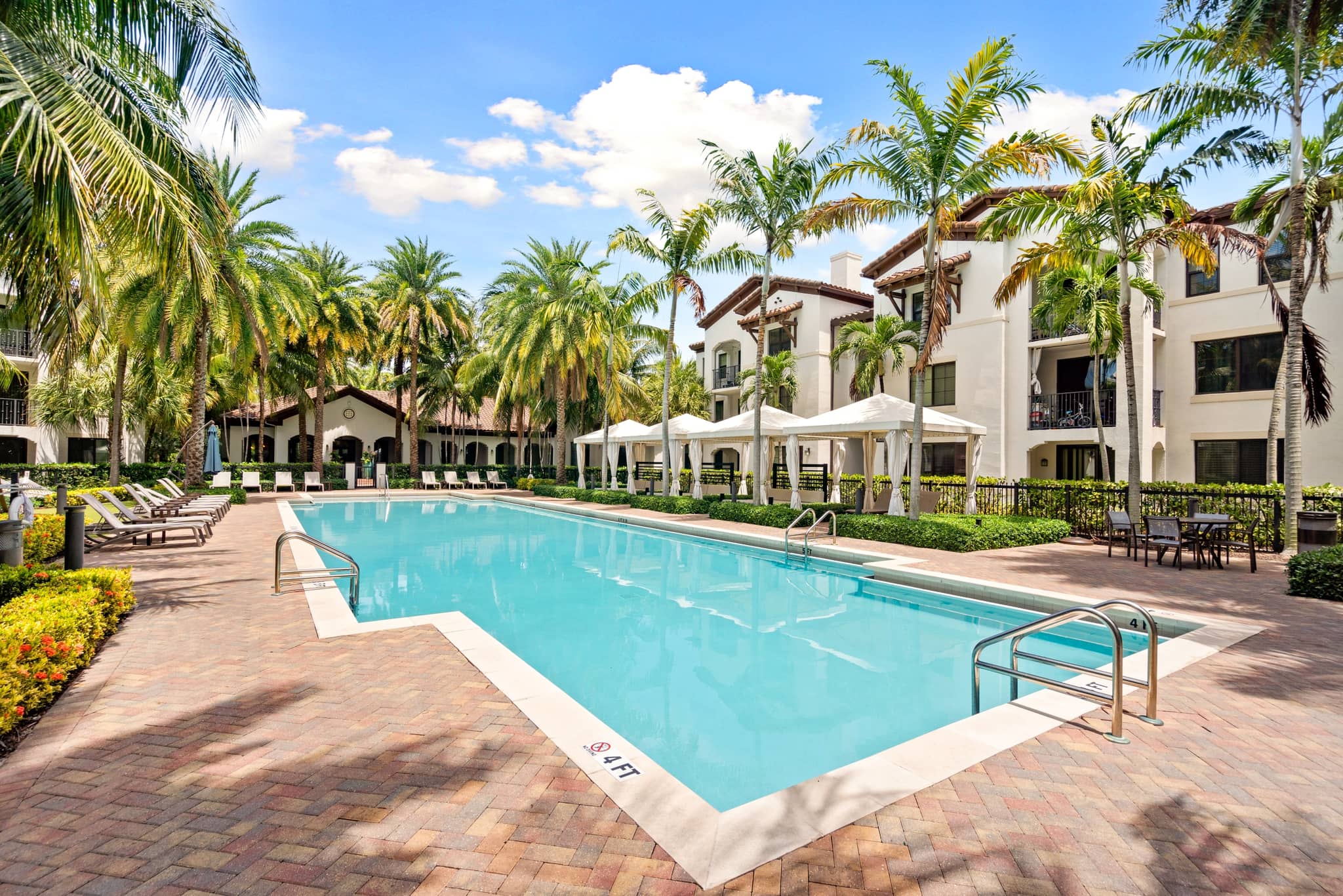 Cortland Hollywood photo 28