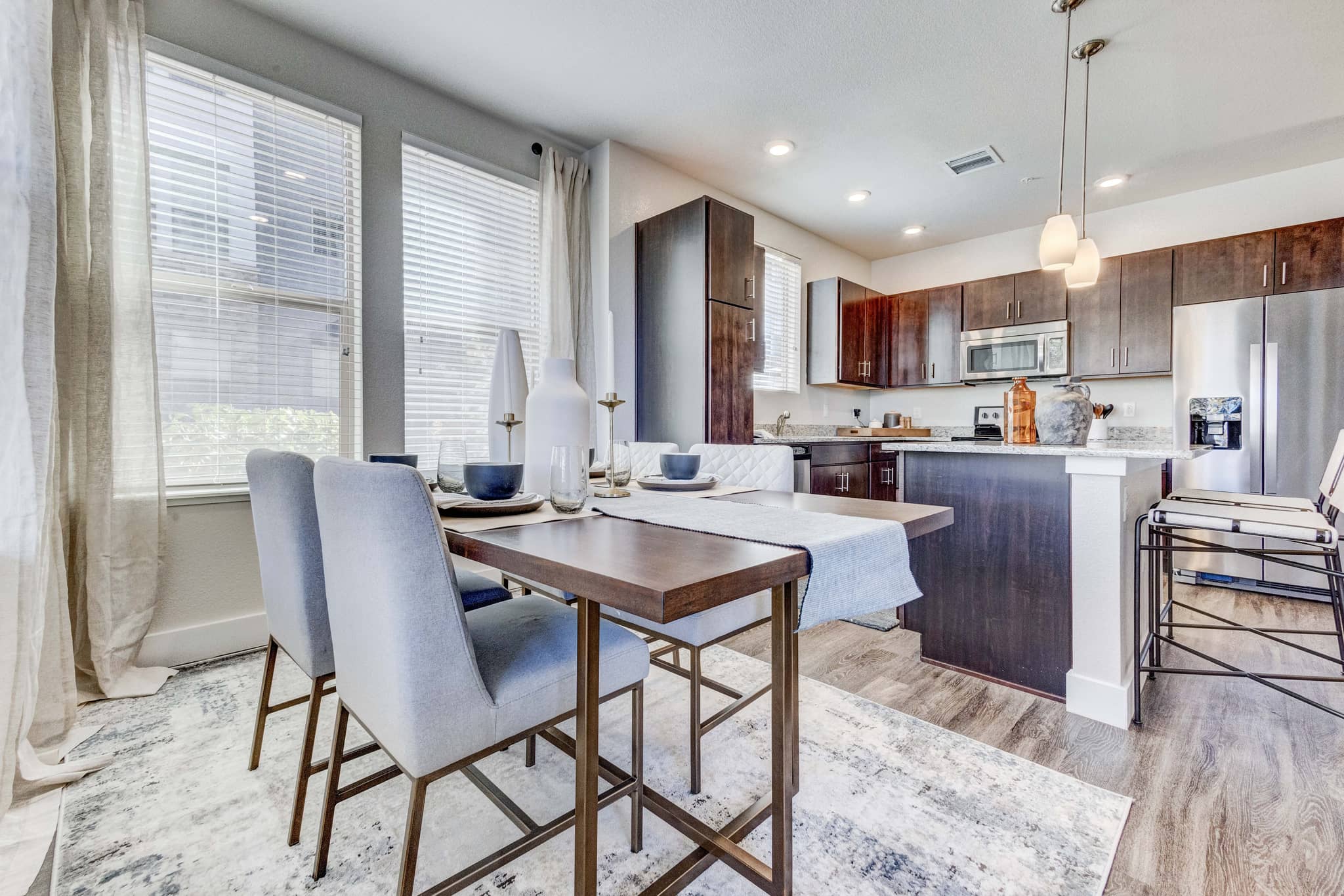 Cortland at 2534 photo 4