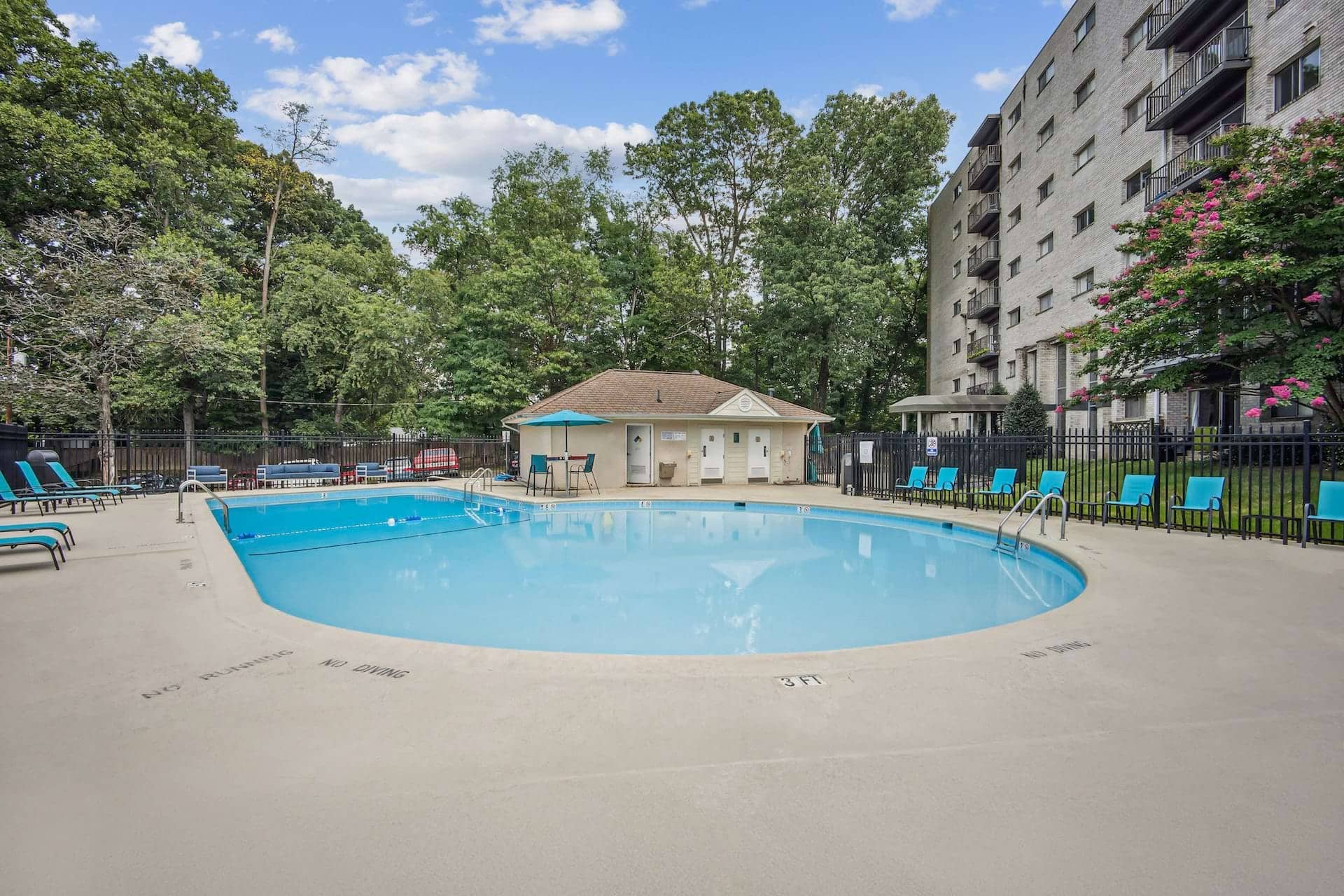 Cortland at Falls Church photo 15