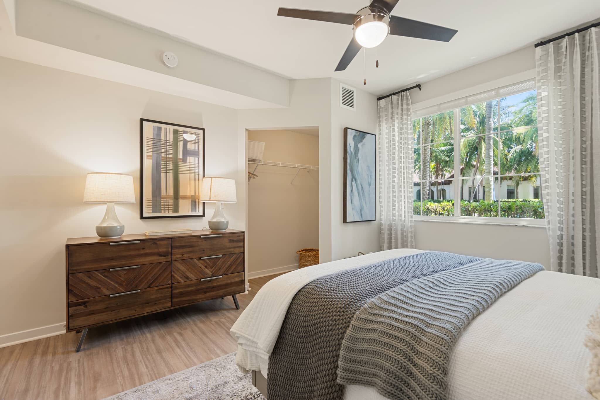 Cortland Hollywood photo 16