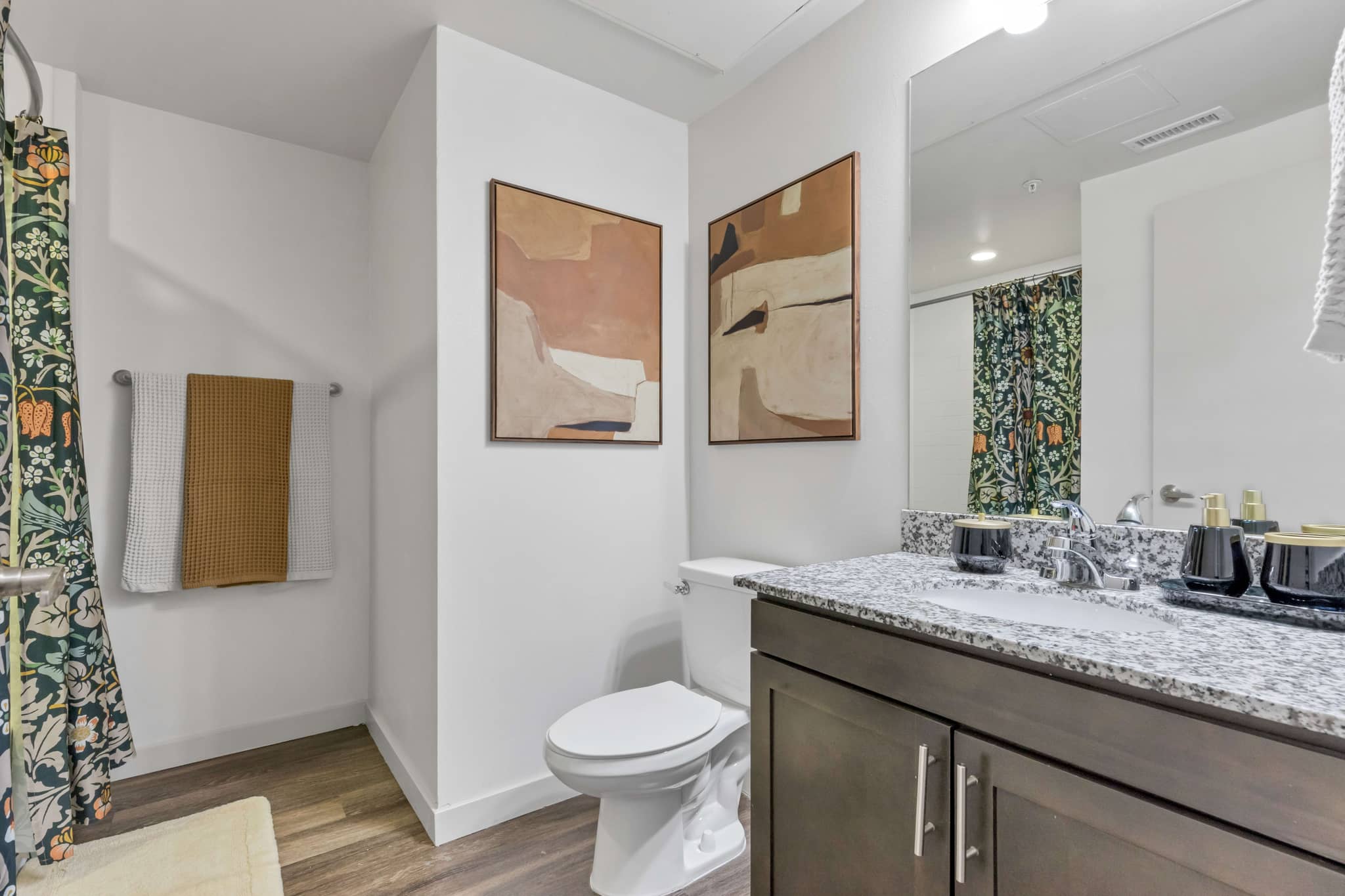 Cortland Alameda Station photo 11