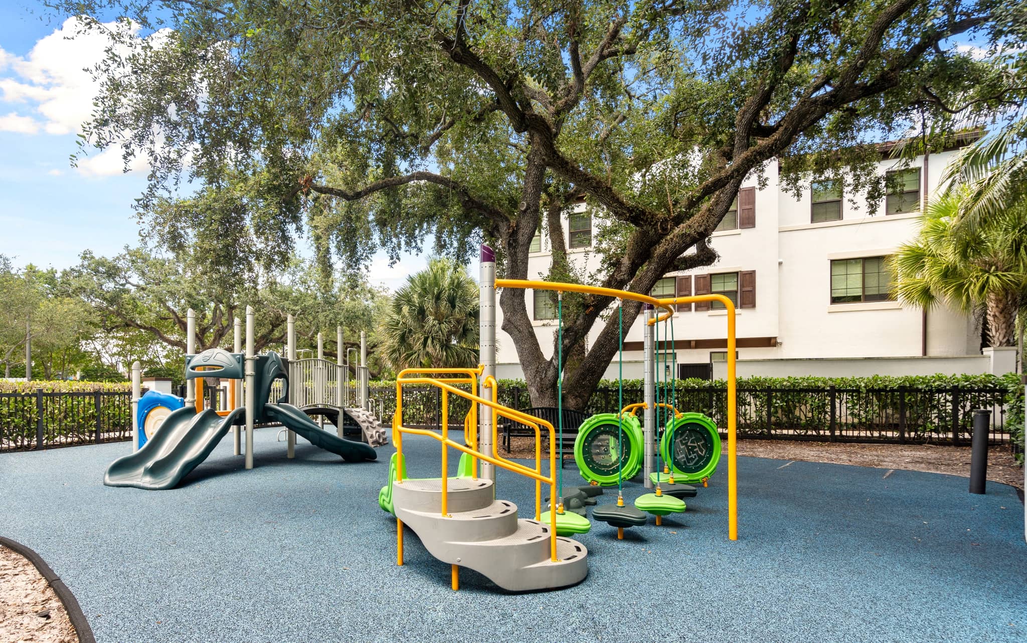 Cortland Hollywood photo 33