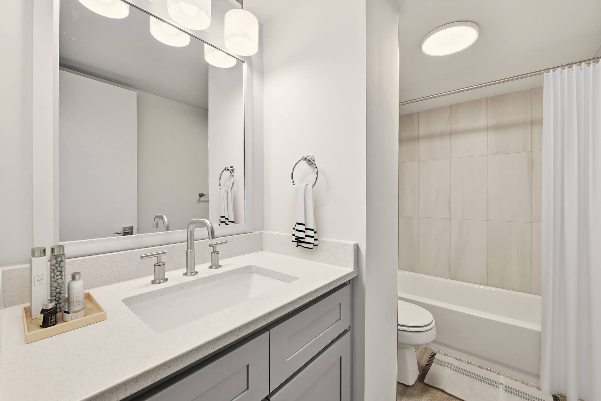 Cortland on South Eads photo 8