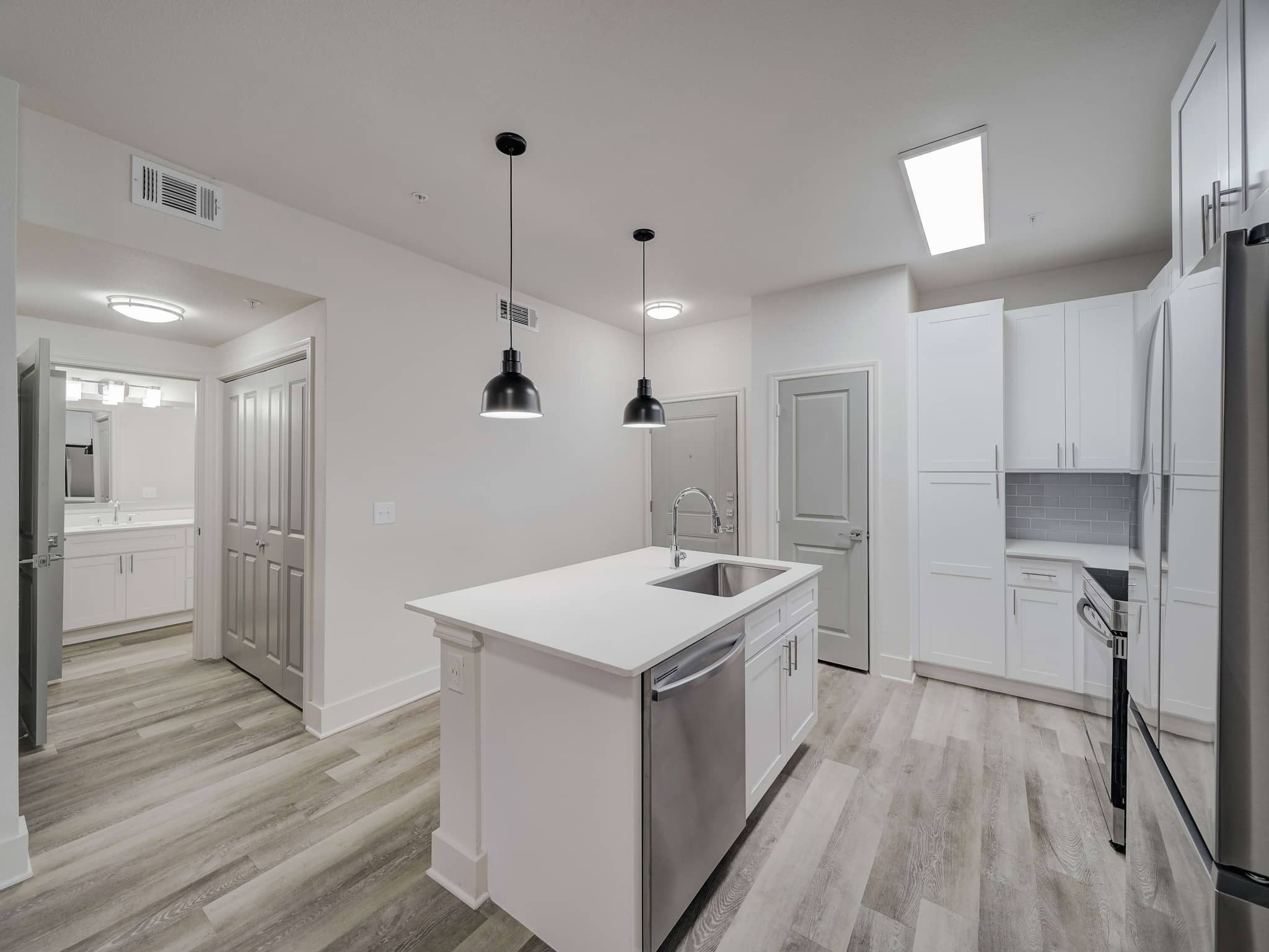 Cortland Addison Circle photo 4