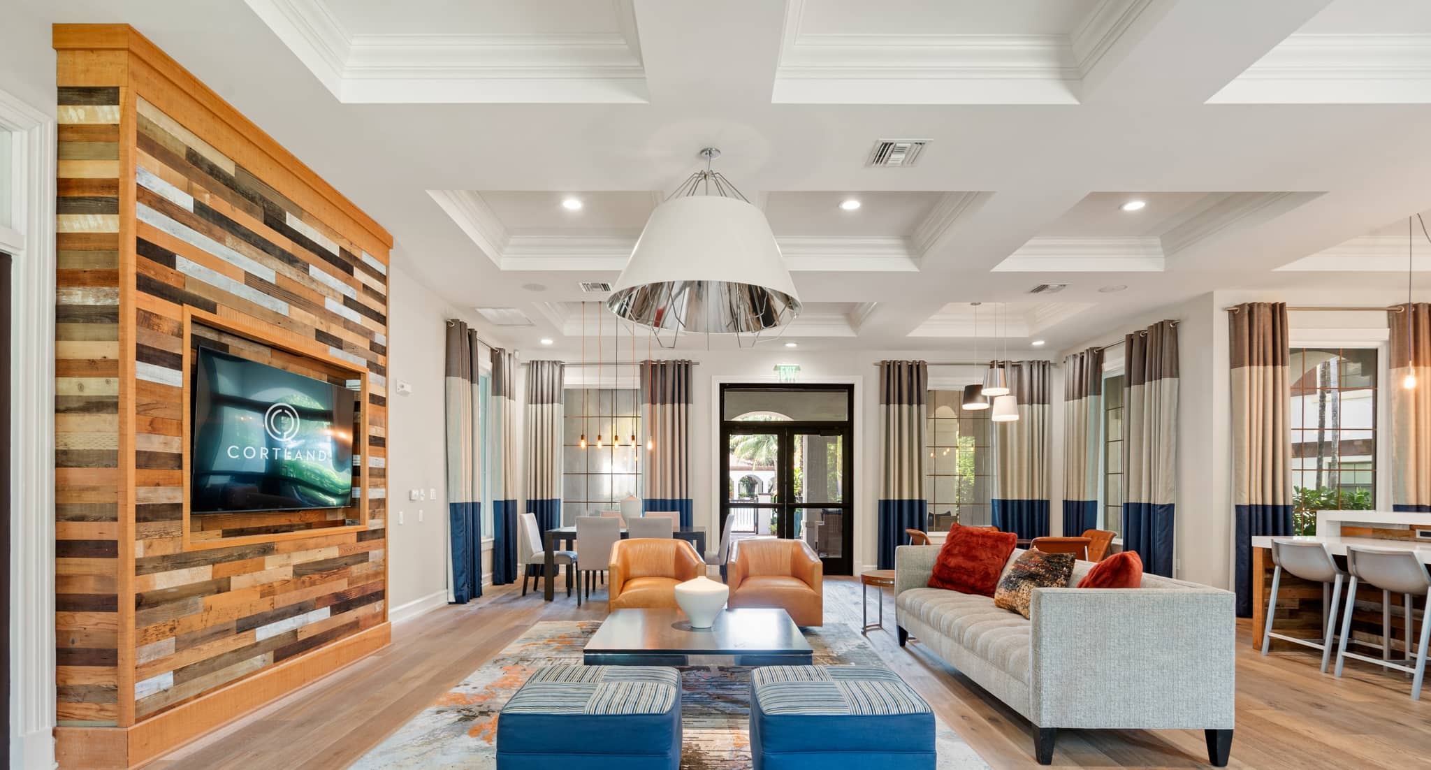 Cortland Hollywood photo 19