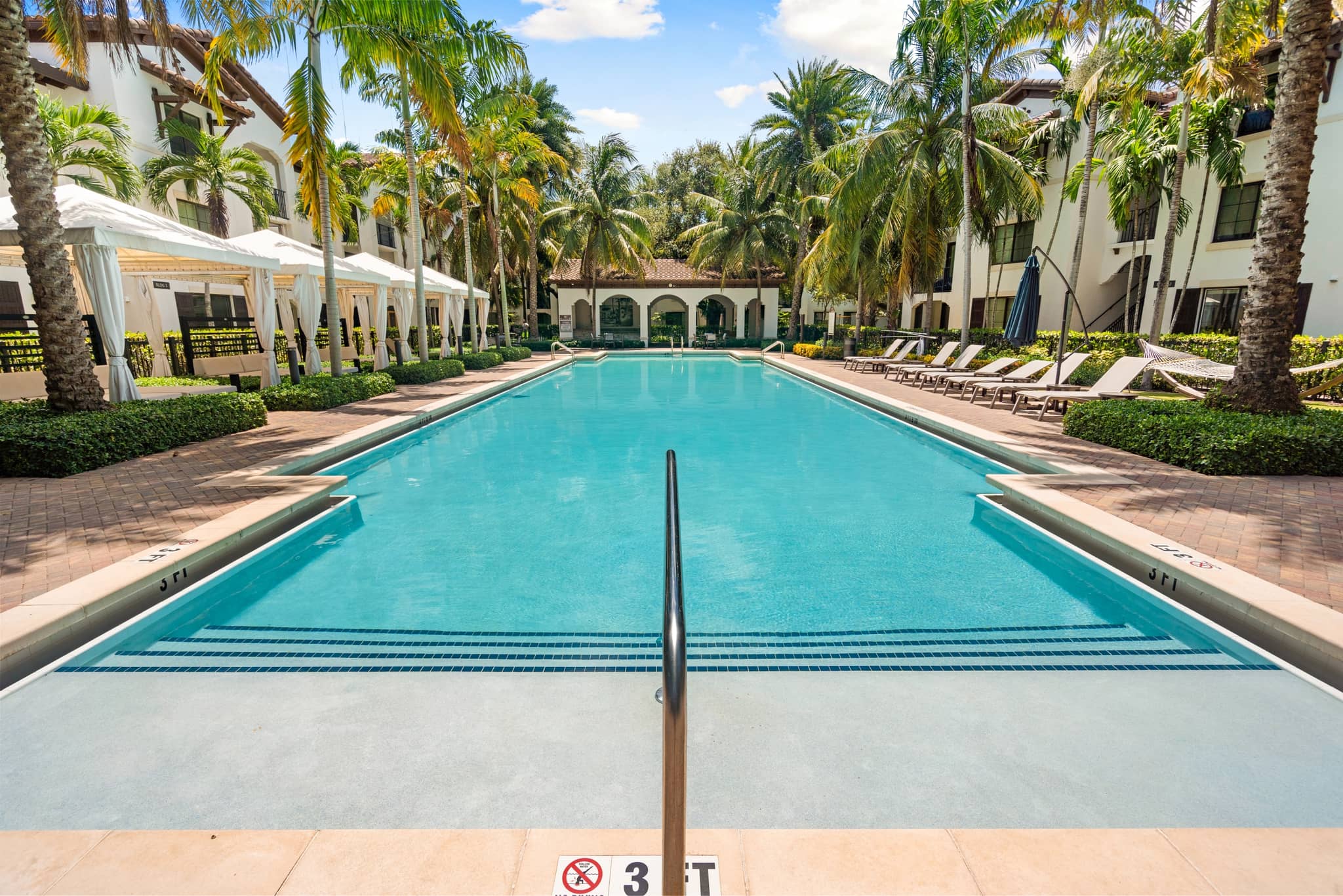 Cortland Hollywood photo 29