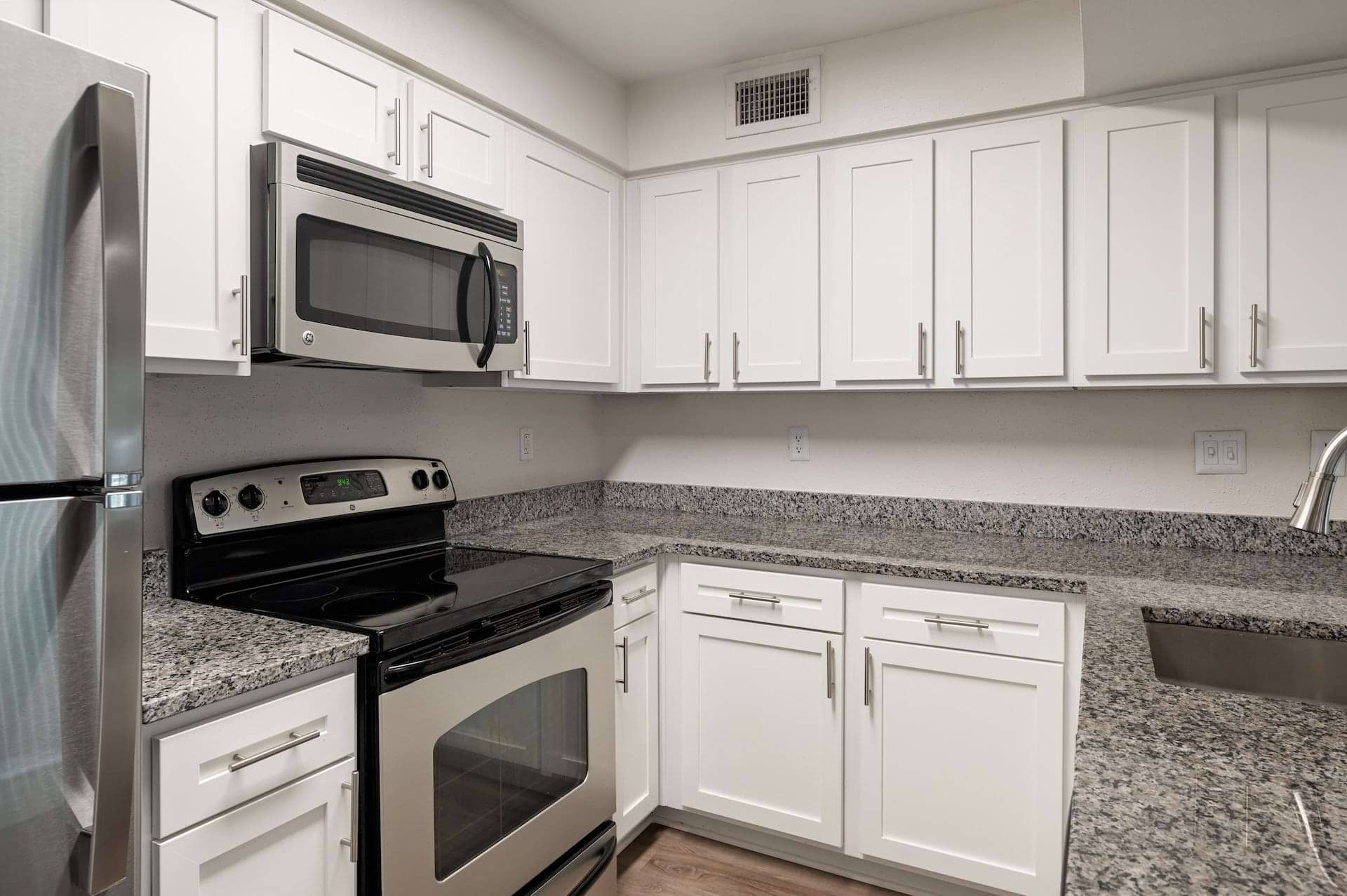 Cortland Van Dorn photo 2