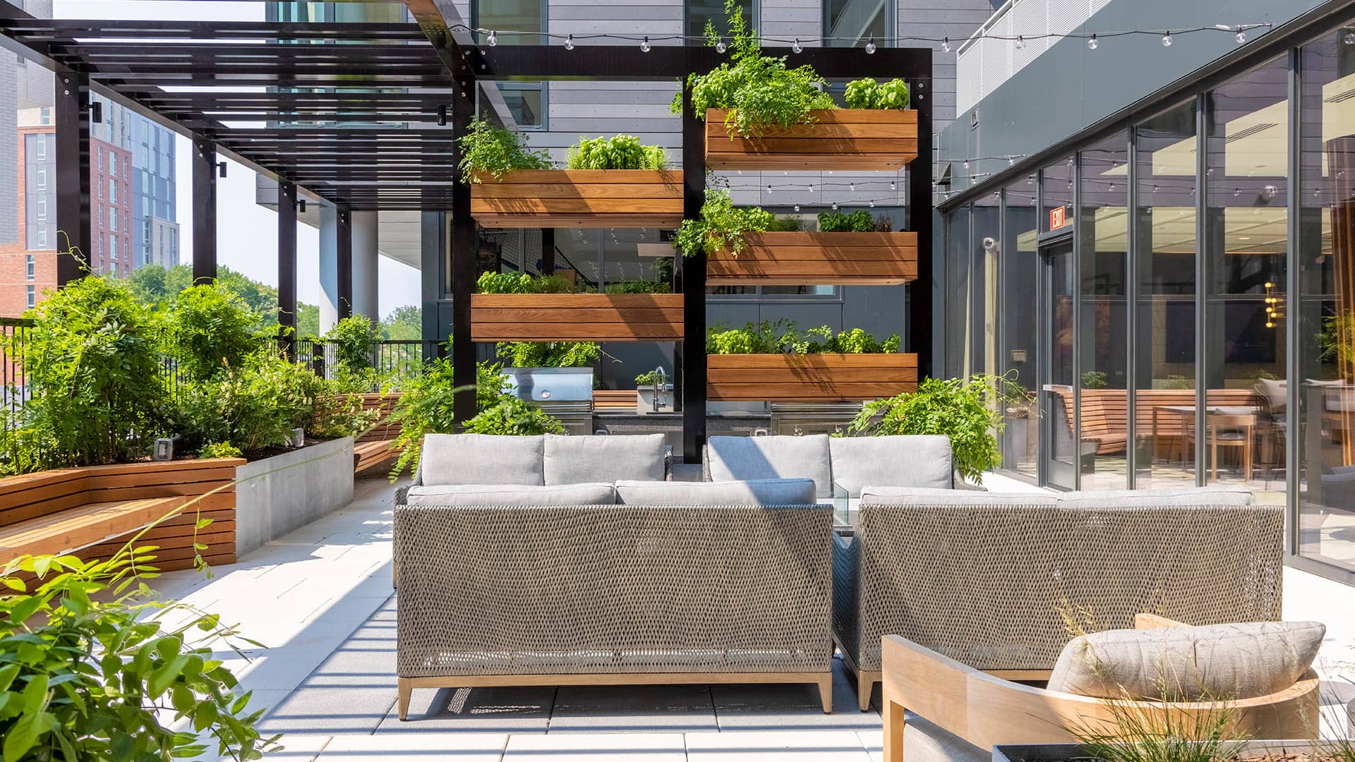 Cortland Rosslyn photo 59