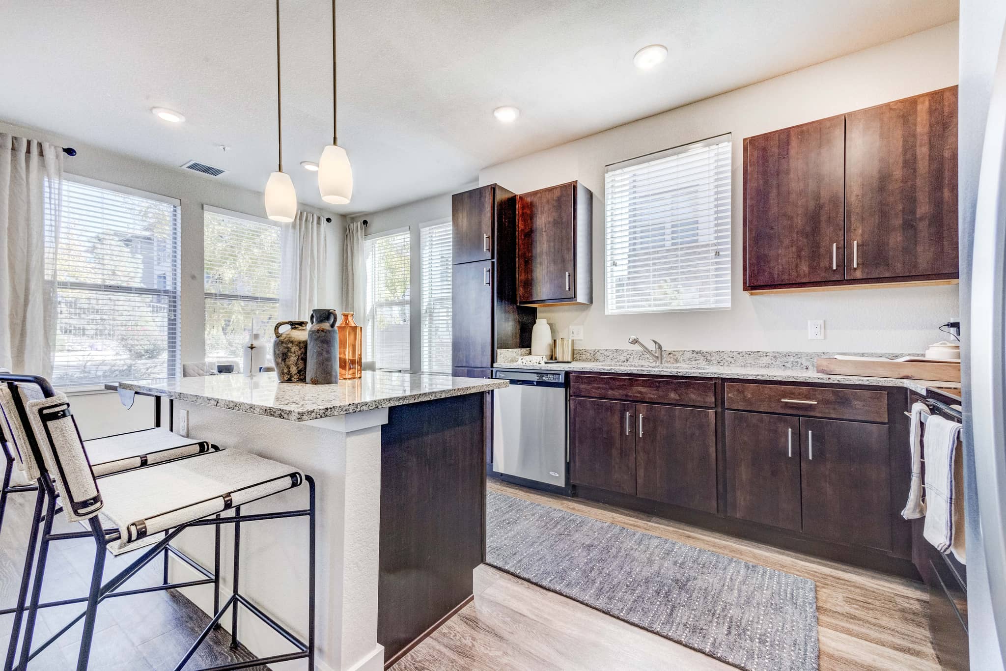 Cortland at 2534 photo 5