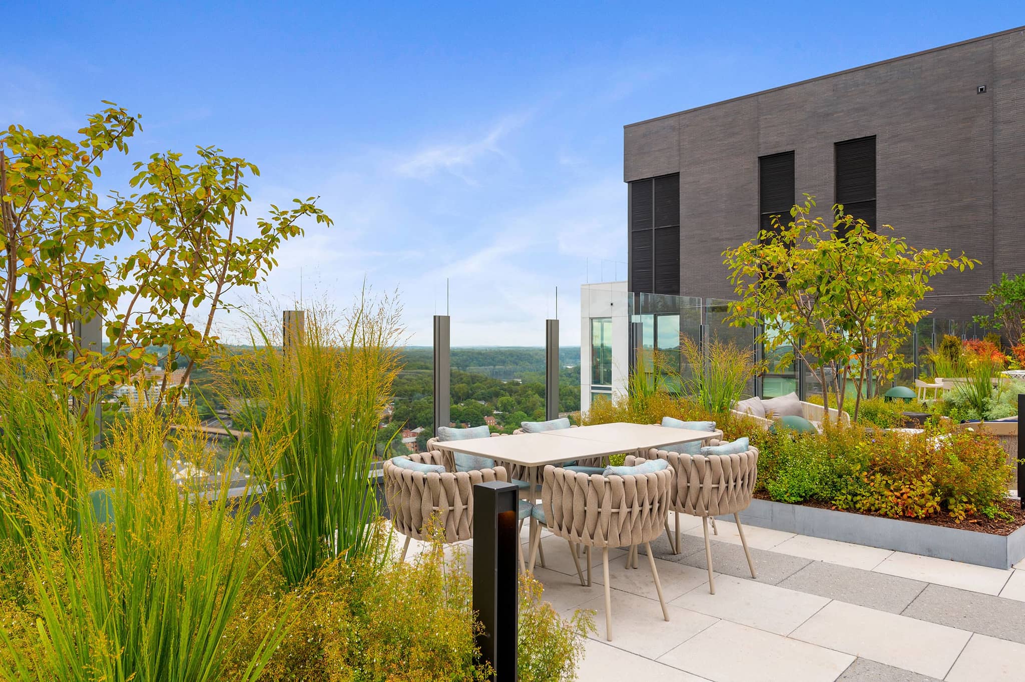 Cortland Rosslyn photo 43