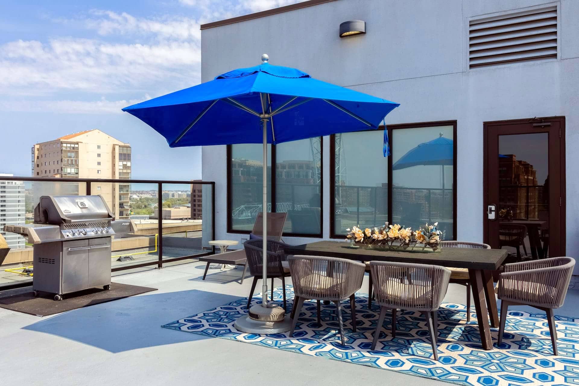 Cortland on South Eads photo 22