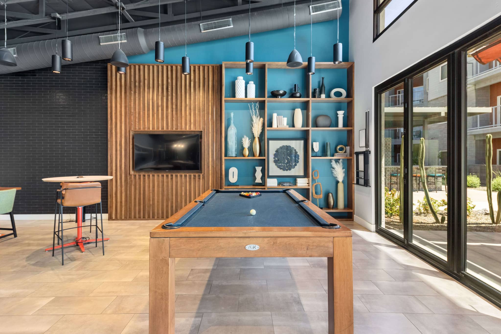 Cortland at P83 photo 32