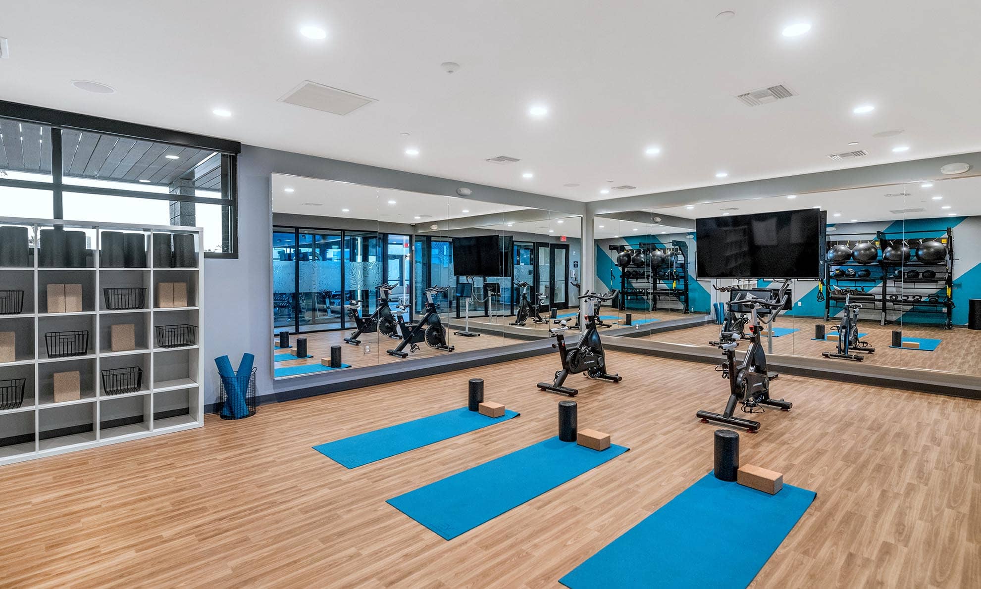 Cortland at P83 photo 16