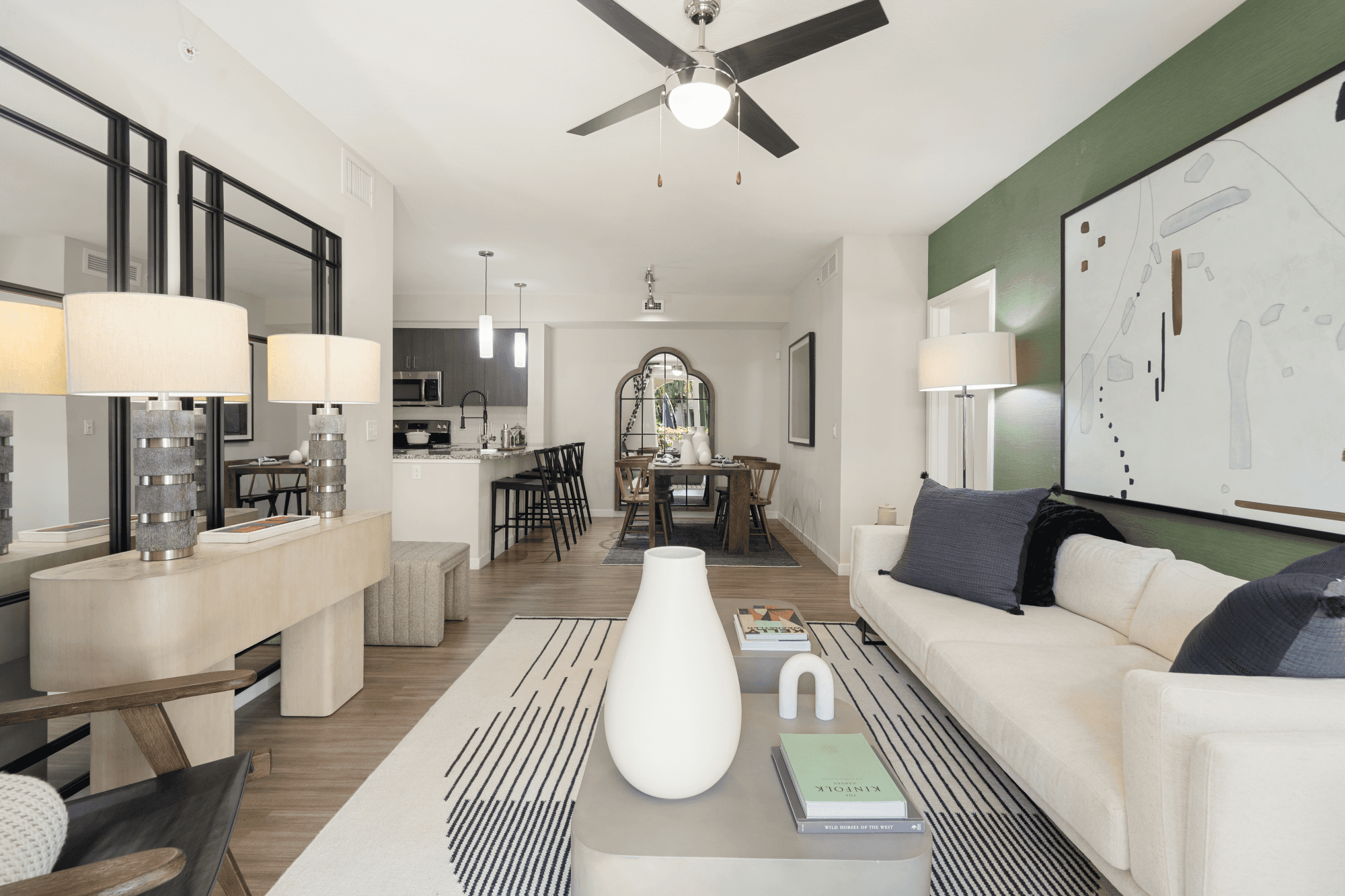 Cortland Hollywood photo 9