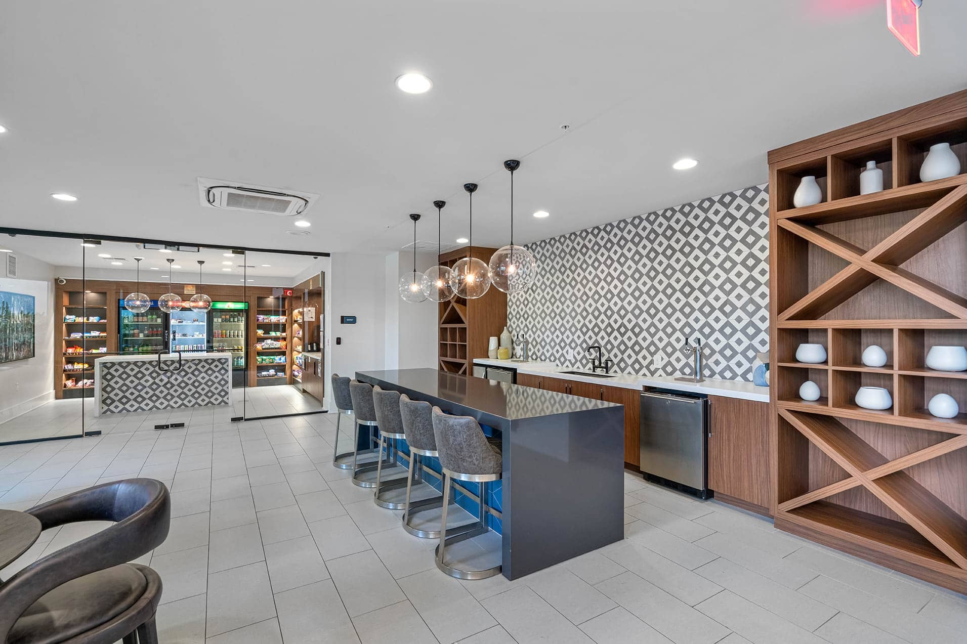 Cortland Westshore photo 26