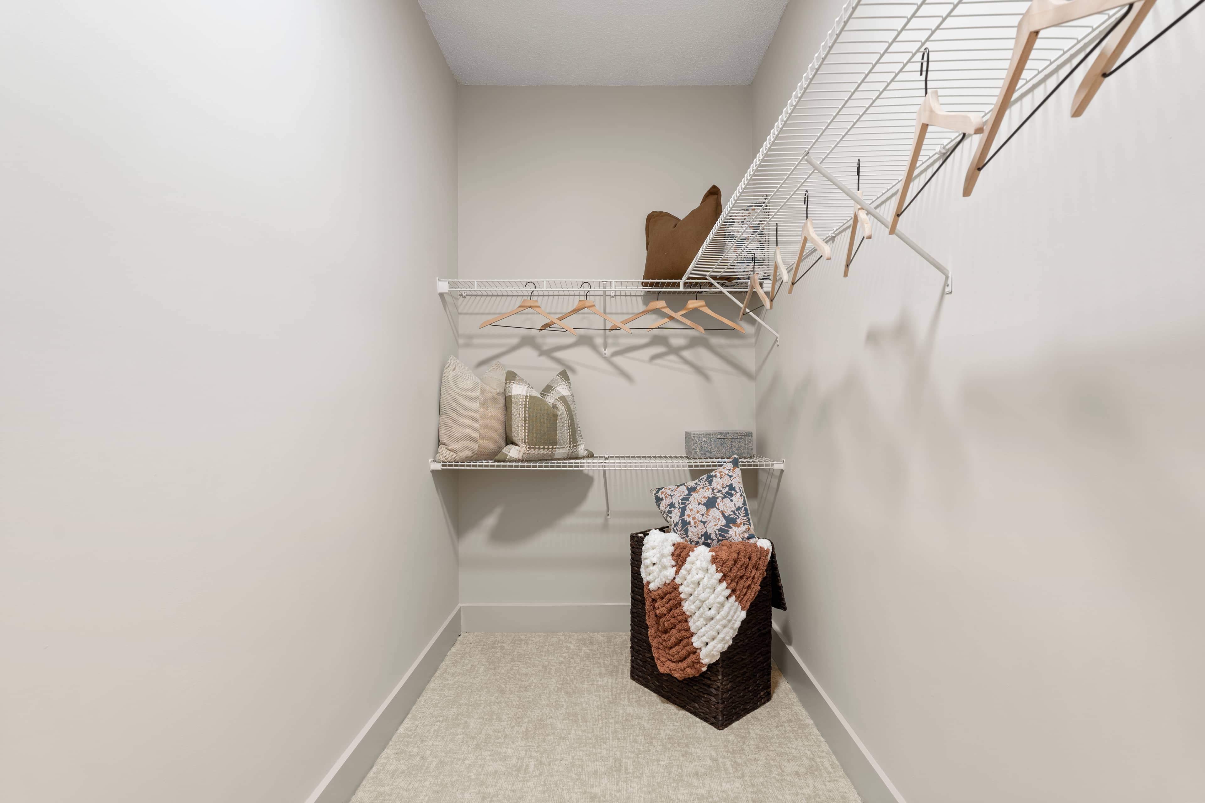 1-0127 - Photo 19