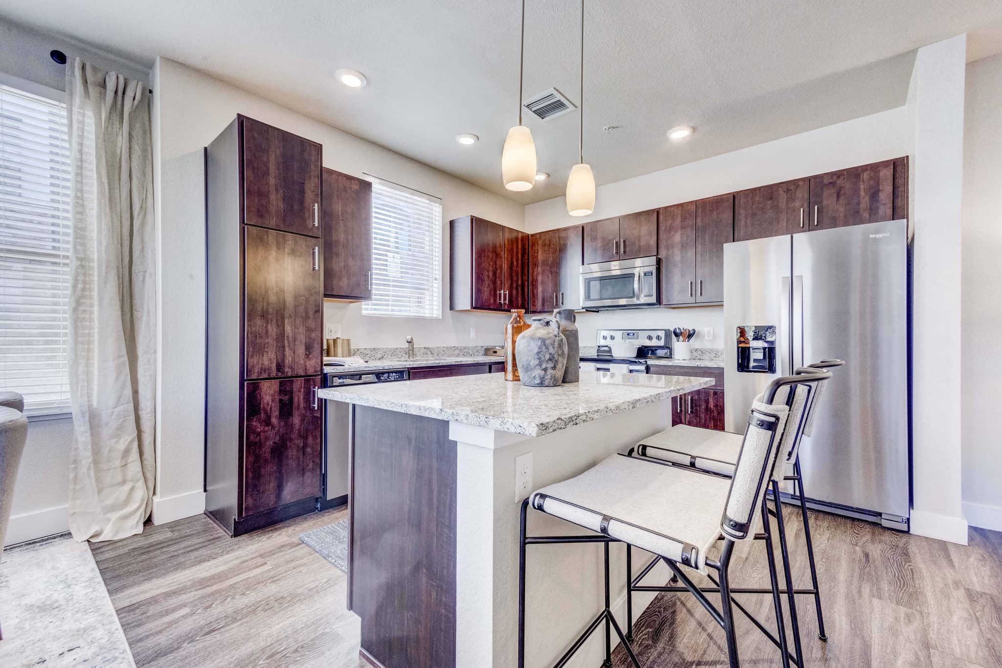 Cortland at 2534 photo 3