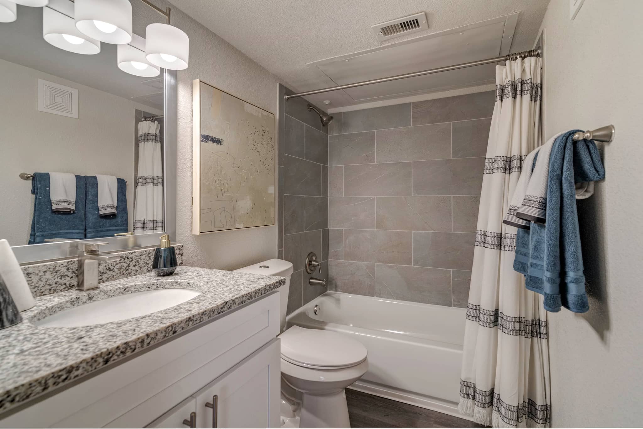 Huntington Glen photo 8