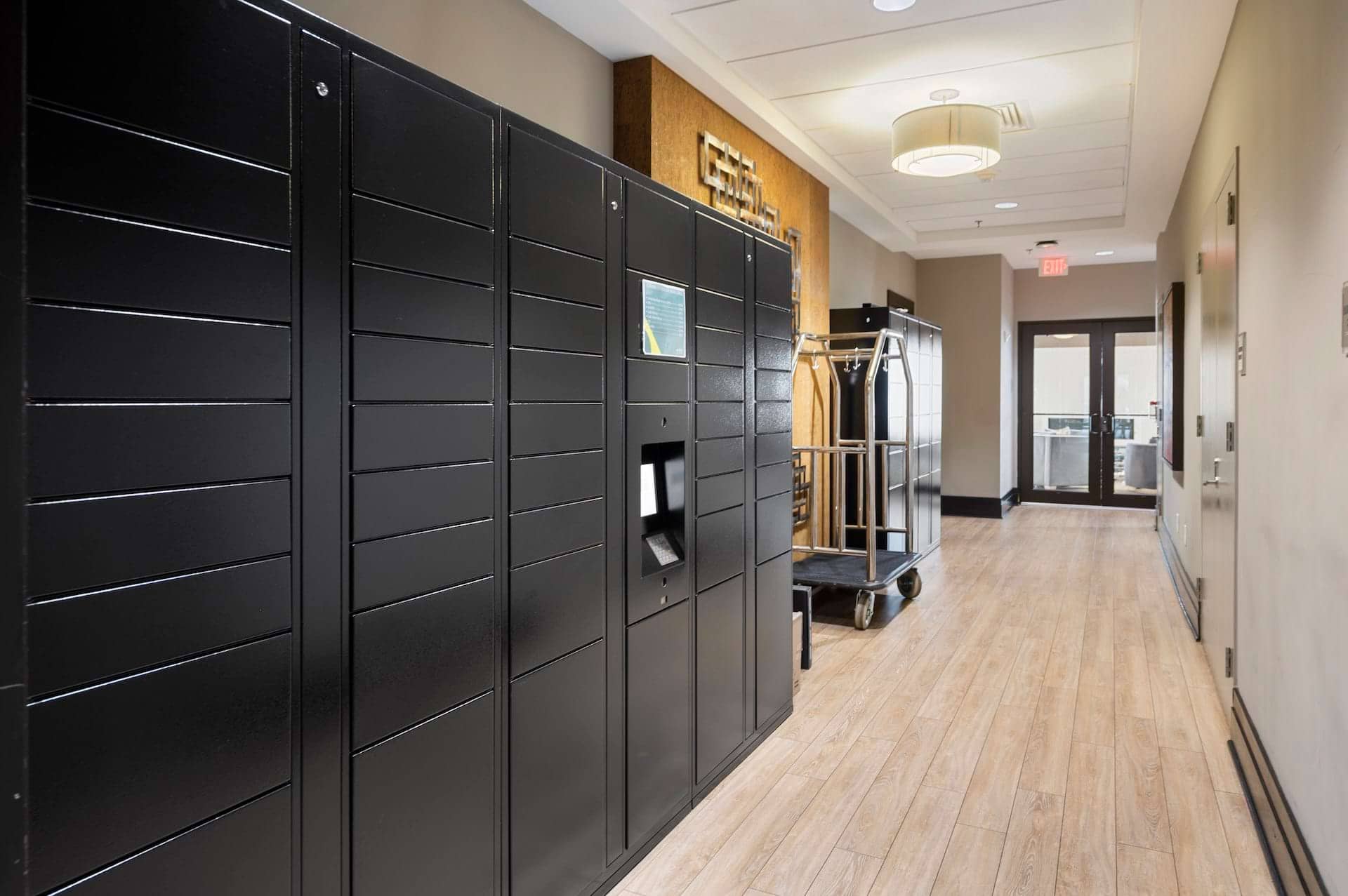 Cortland on South Eads photo 30