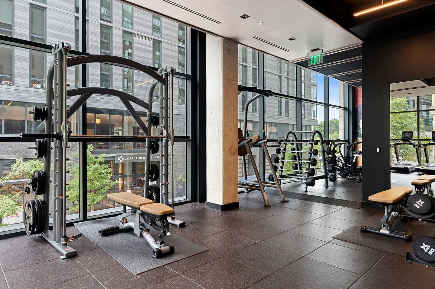 Cortland Rosslyn photo 31