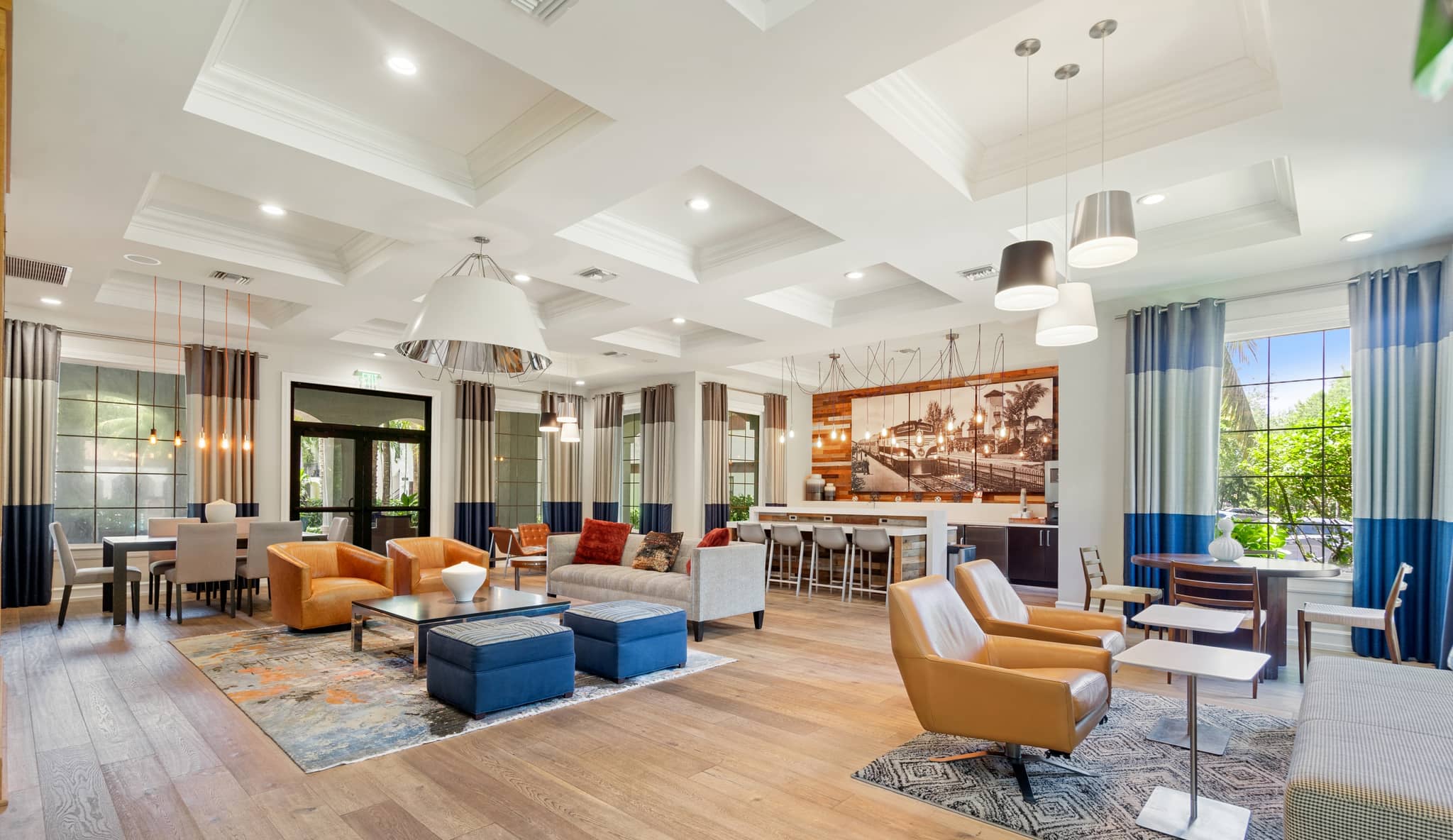 Cortland Hollywood photo 20