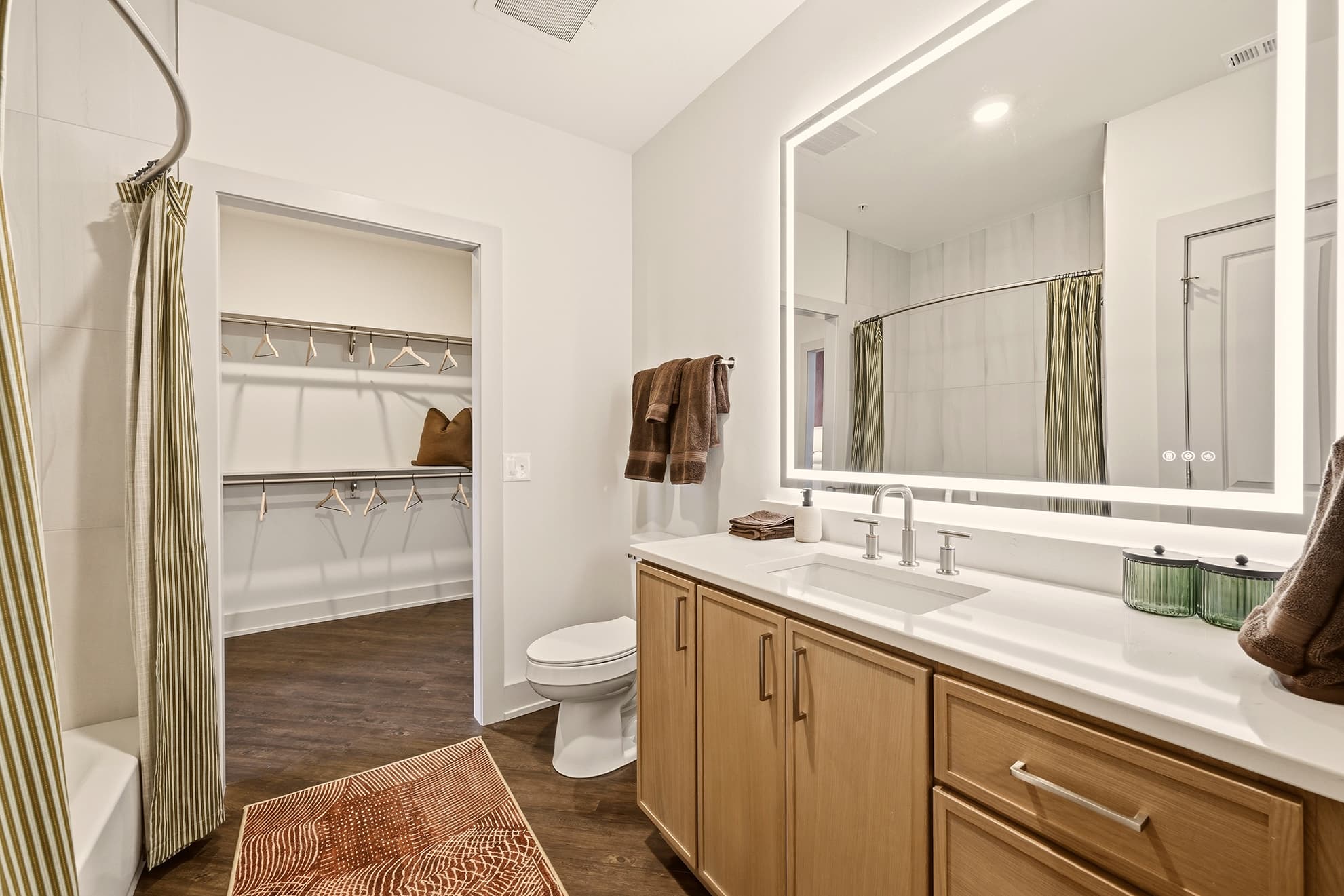 C0706 - Photo 28