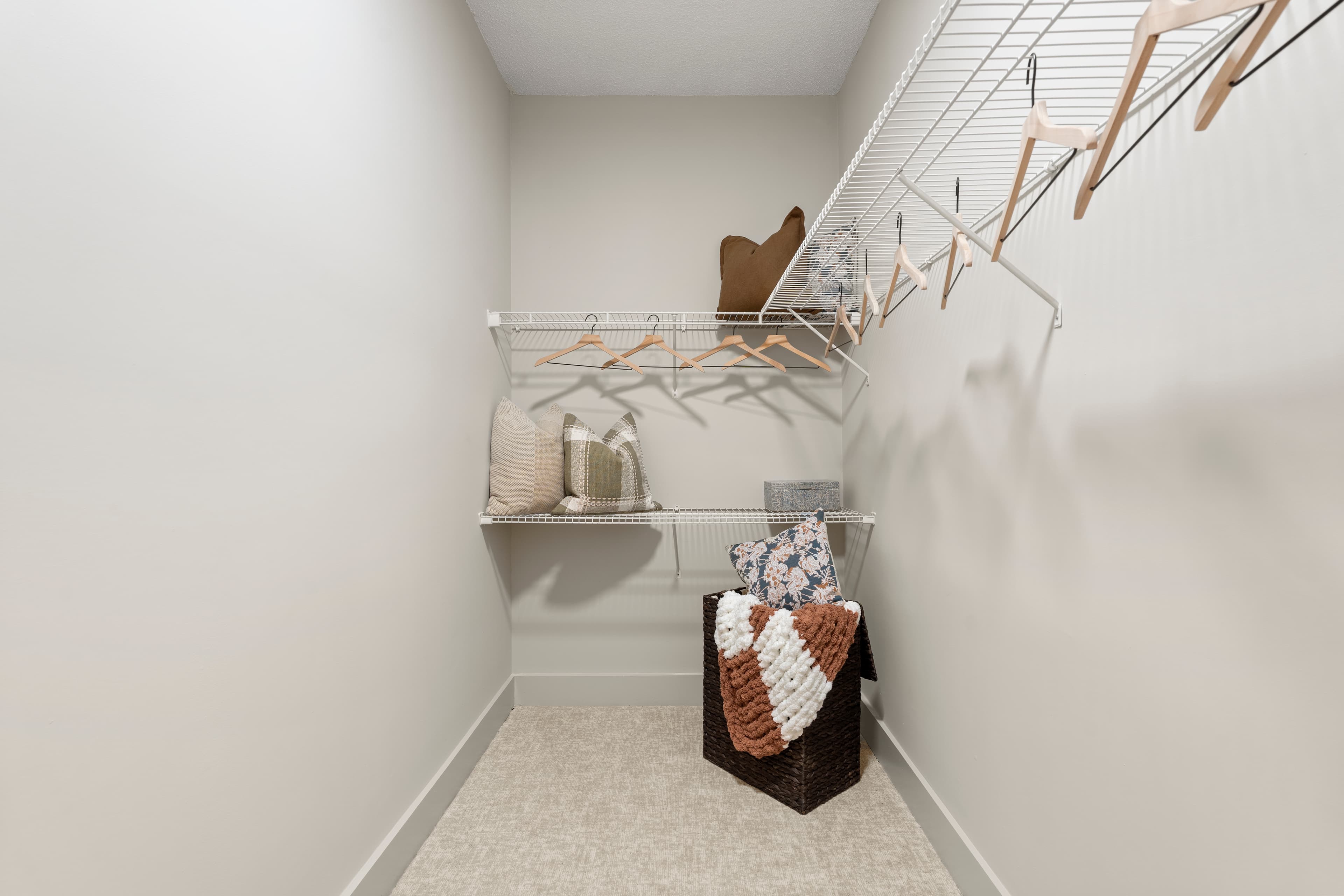 1-0127 - Photo 19